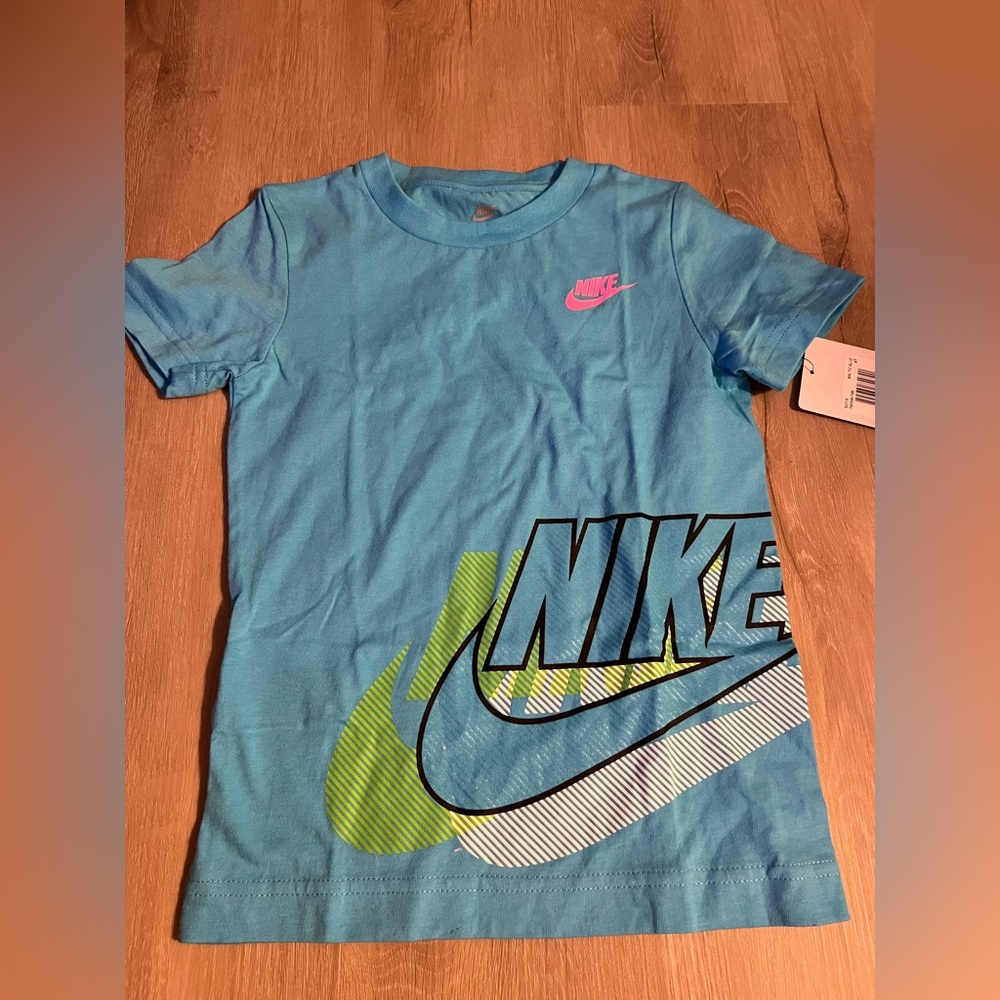 Brand new Nike tee